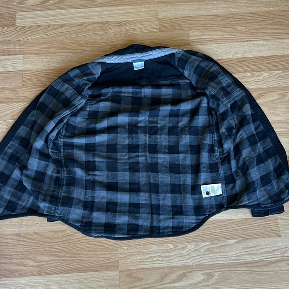 Men’s Columbia Long Sleeve Button‎ Up - Picture 4 of 5